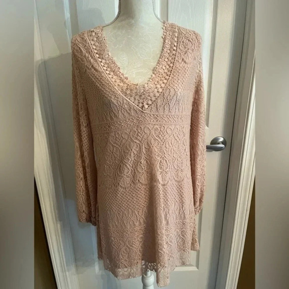 Nude / Light Pink Lace‎ Dress - Picture 8 of 12